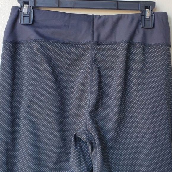 Uniqlo High Waisted Leggings - Picture 6 of 12